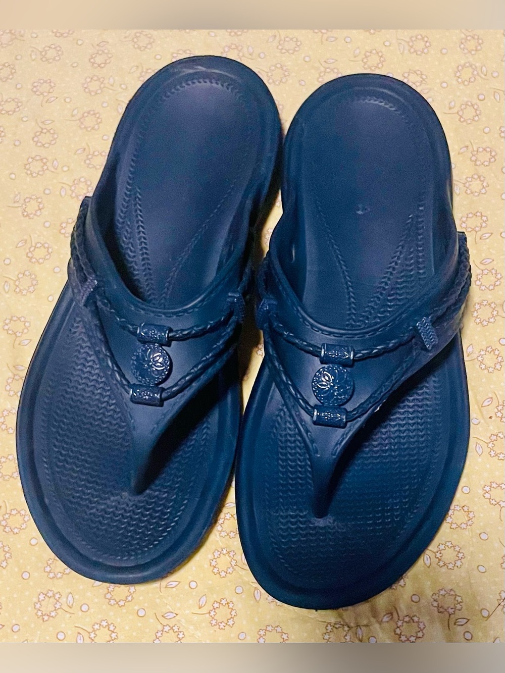 Minnetonka Silverthorne Prism Molded EVA Thong Sandals Navy Blue Women's Size 9